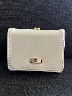 Liz Claiborne Cream Wallet with Gold Accent Hardware